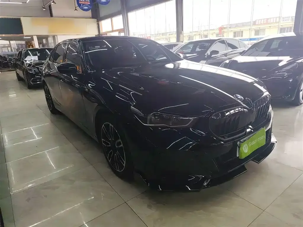 BMW 5 Series 2025 из CN, фото 8