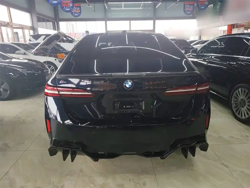 BMW 5 Series 2025 из CN, фото 3