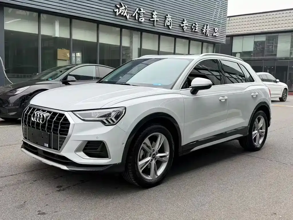 Audi Q3 2023 из CN, фото 1