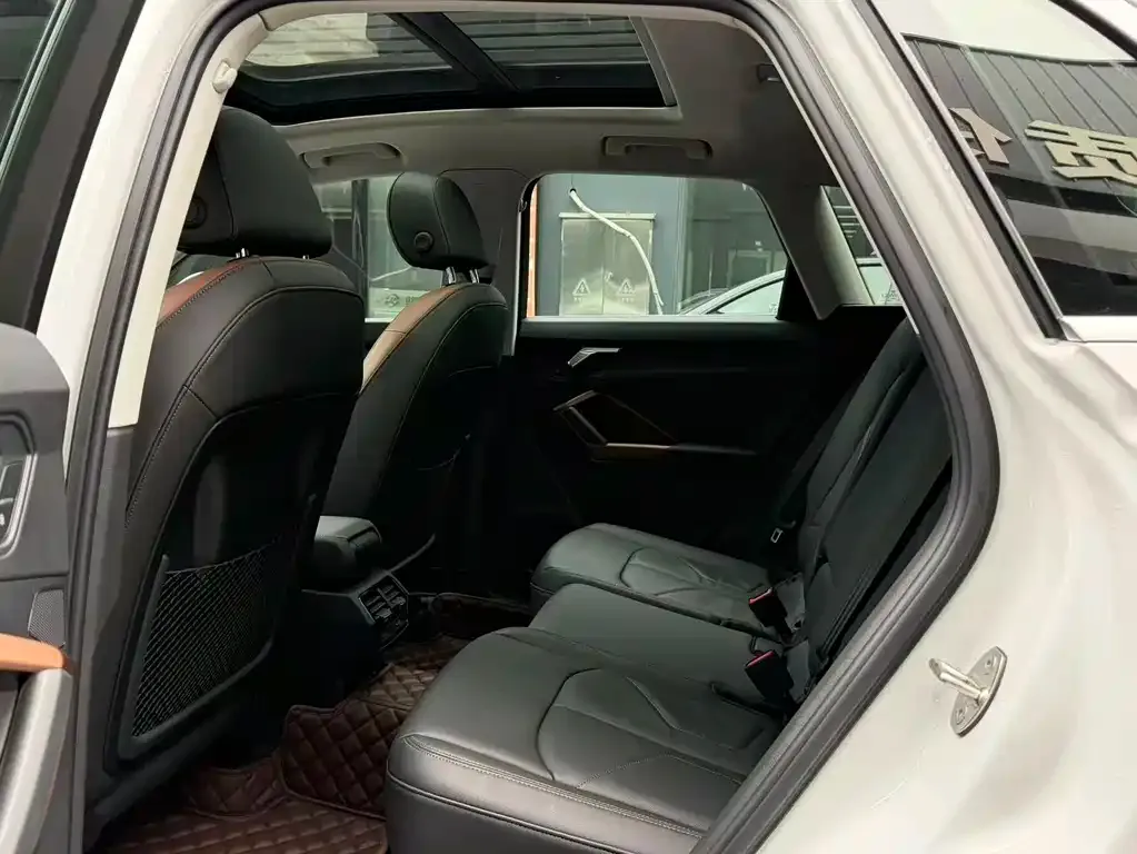 Audi Q3 2023 из CN, фото 7