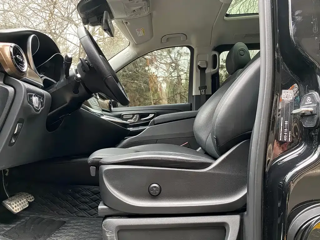 Mercedes-Benz V-Class 2024 из CN, фото 3