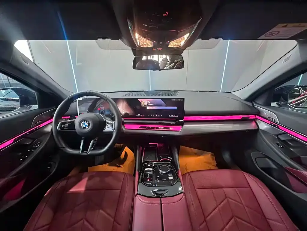 BMW 5 Series 2024 из CN, фото 3