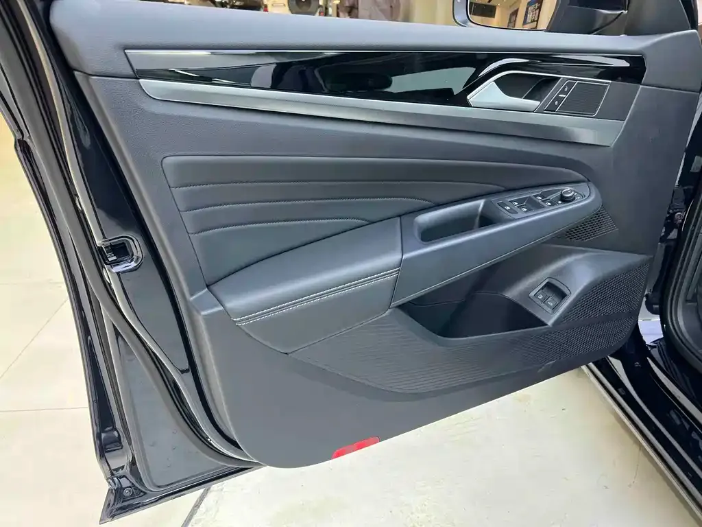 Volkswagen Passat New Energy 2025 из CN, фото 3