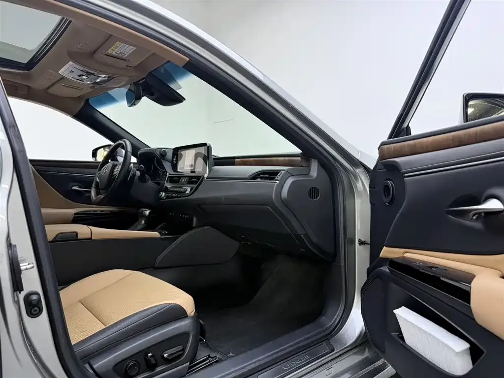 Lexus ES 2022 из CN, фото 5