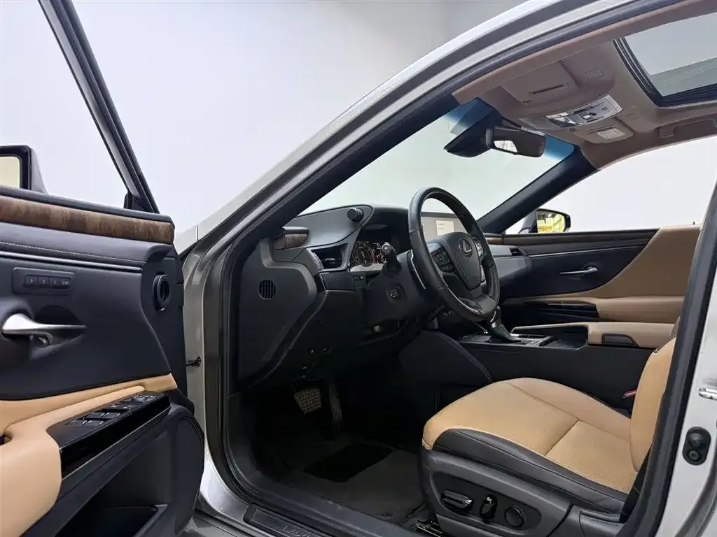 Lexus ES 2022 из CN, фото 8