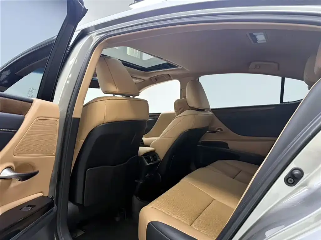 Lexus ES 2022 из CN, фото 4