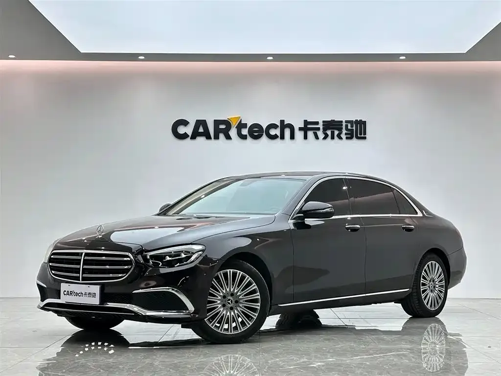 Mercedes-Benz E-Class — фото 1