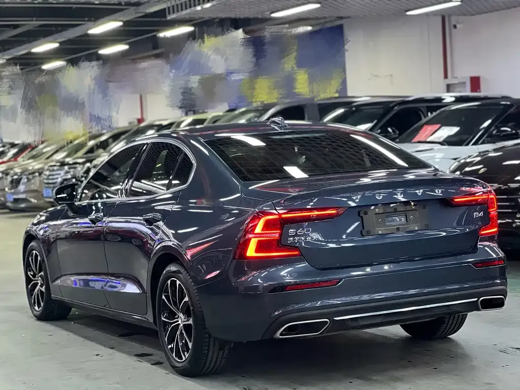 Volvo S60 2022 из CN, фото 8