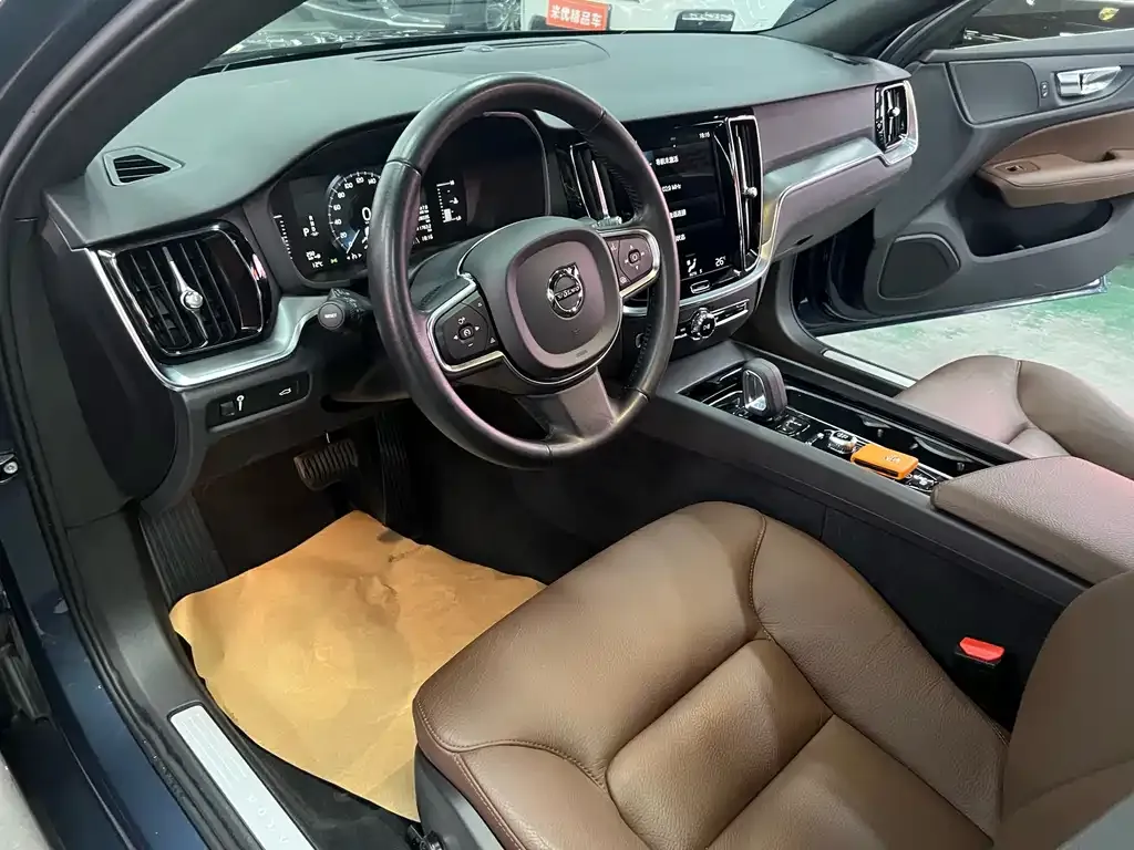 Volvo S60 2022 из CN, фото 9