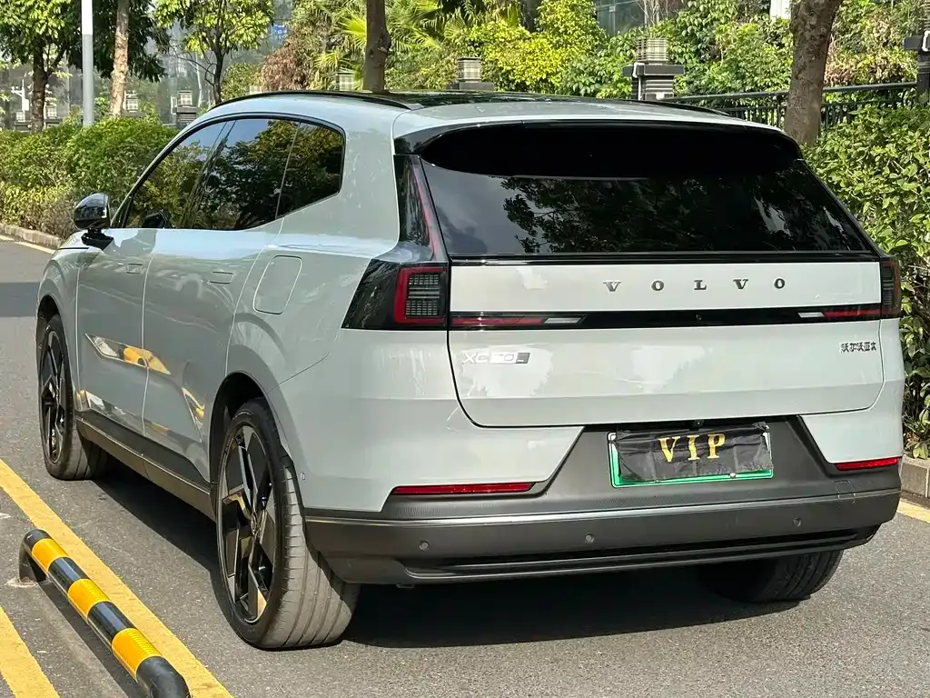 Volvo XC70 Plug-in Hybrid 2025 из CN, фото 9