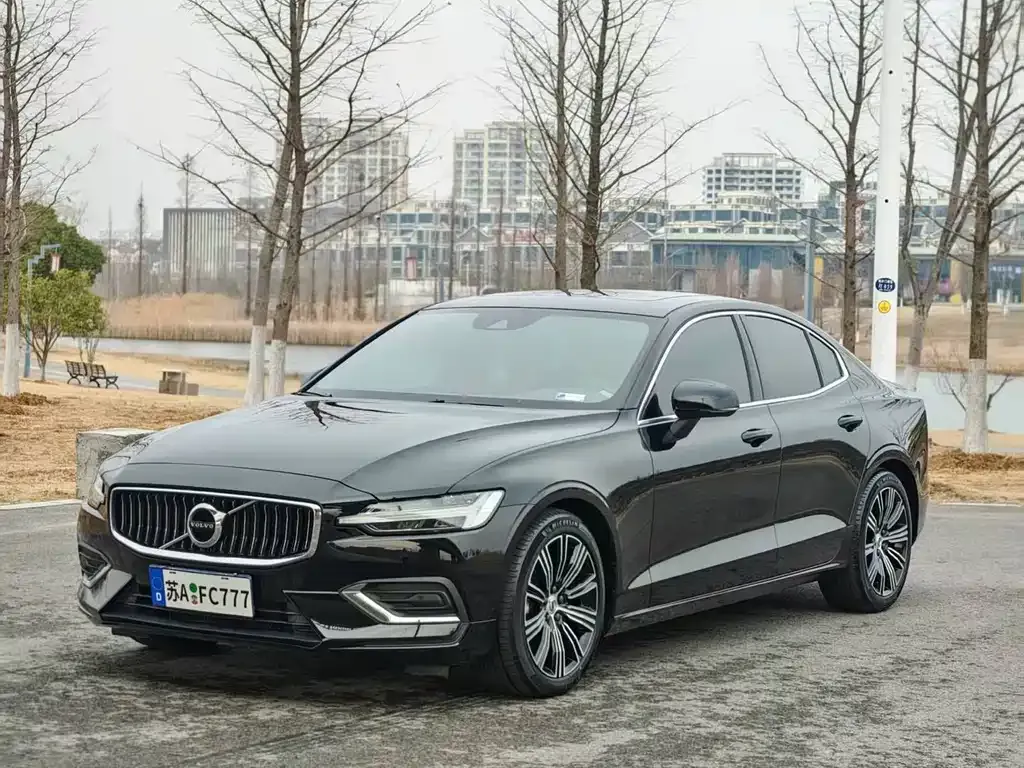 Volvo S60 2022 из CN, фото 1