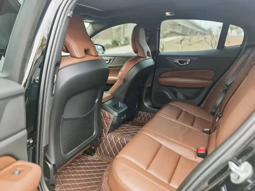 Volvo S60 2022 из CN, фото 9
