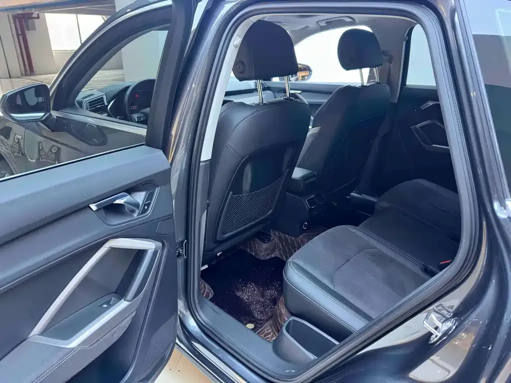 Audi Q3 2023 из CN, фото 9