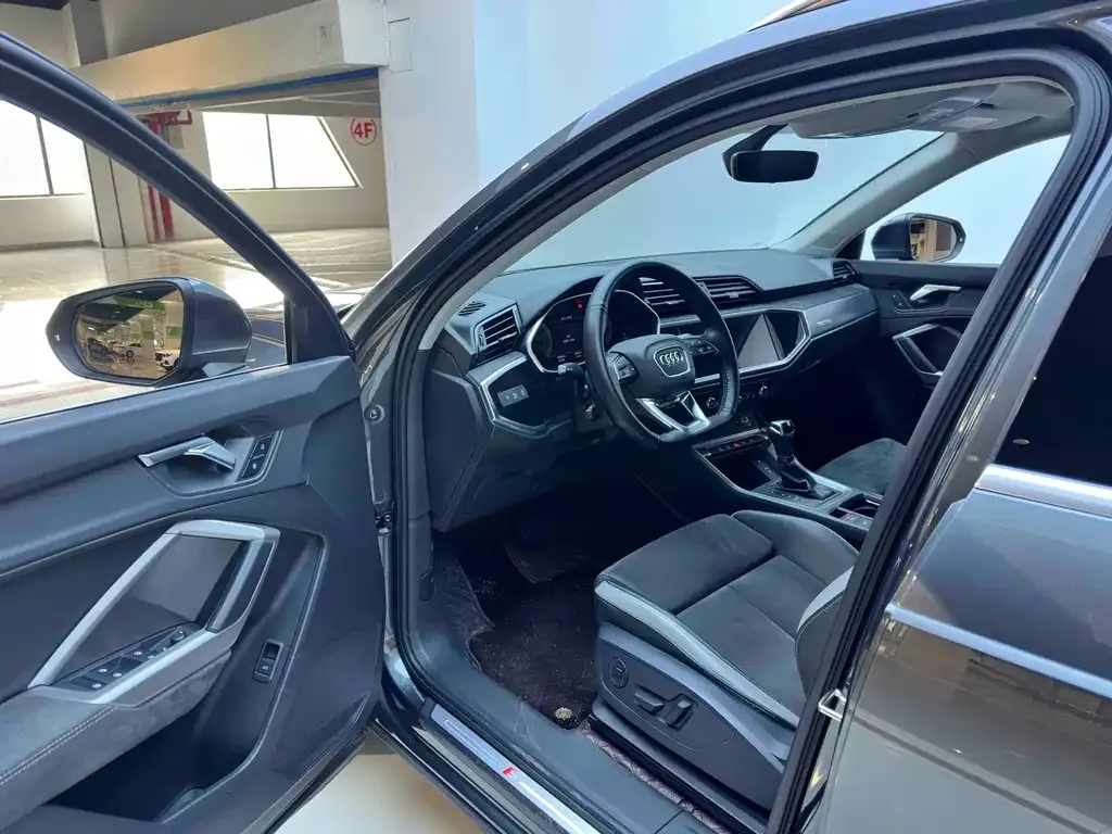 Audi Q3 2023 из CN, фото 6