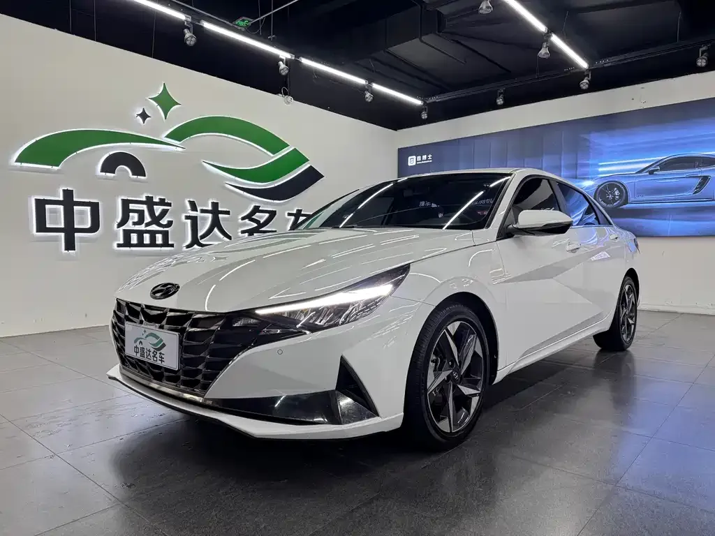 Hyundai Elantra 2023 из CN, фото 1
