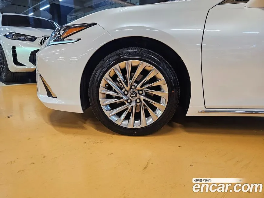 Lexus ES 2026 из KR, фото 2