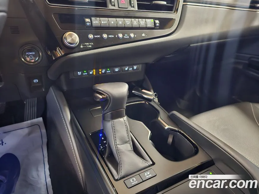 Lexus ES 2026 из KR, фото 4