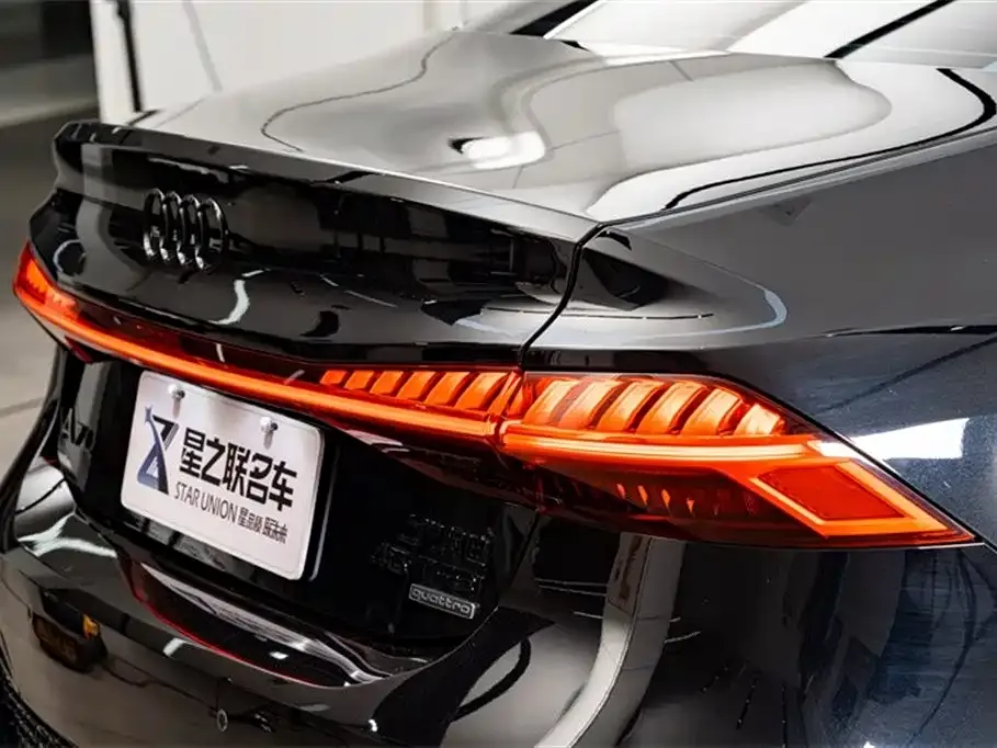 Audi A7L 2023 из CN, фото 6