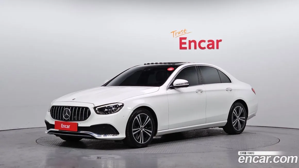 Mercedes-Benz E-Class — фото 1