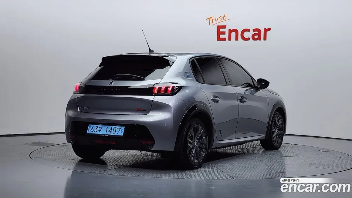 Peugeot 208 2022 из KR, фото 4