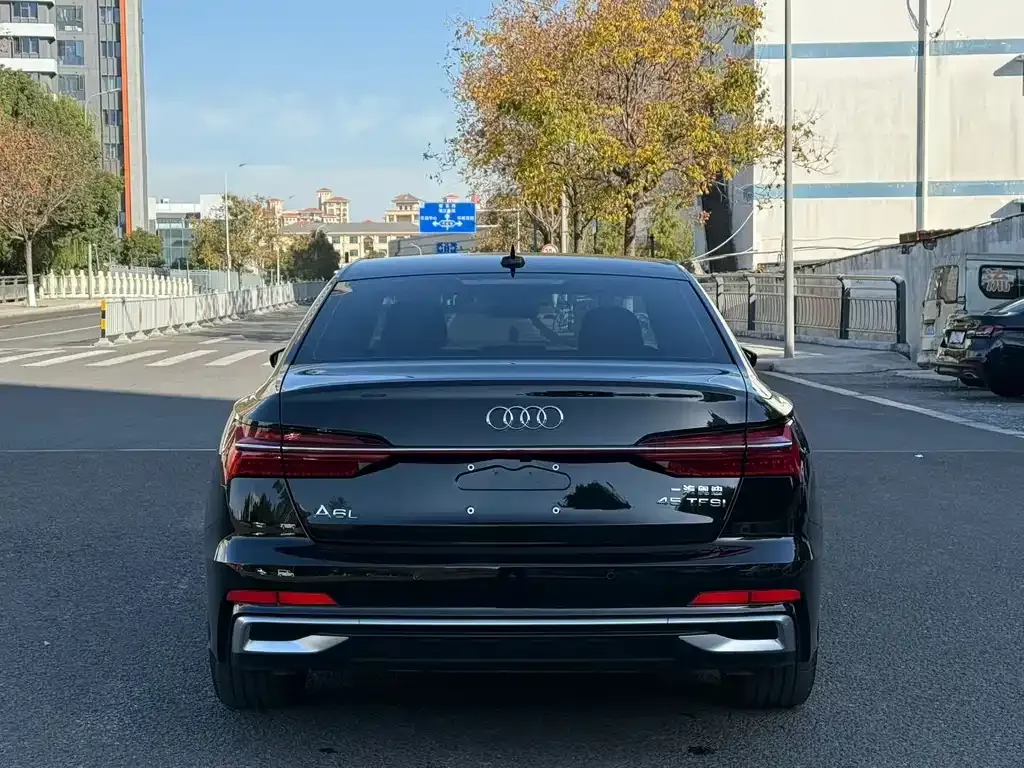 Audi A6L — фото 5