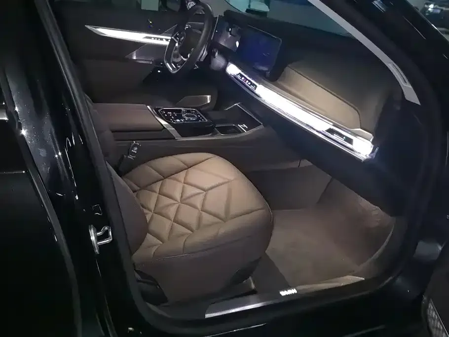 BMW 7 Series 2026 из CN, фото 9
