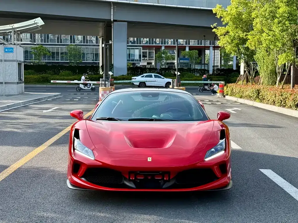 Ferrari F8 — фото 1