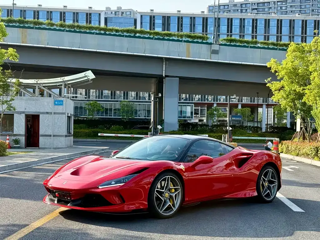 Ferrari F8 — фото 9