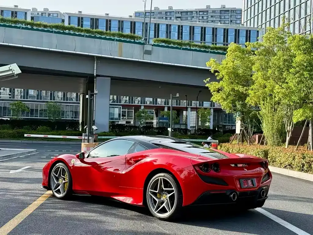 Ferrari F8 — фото 8