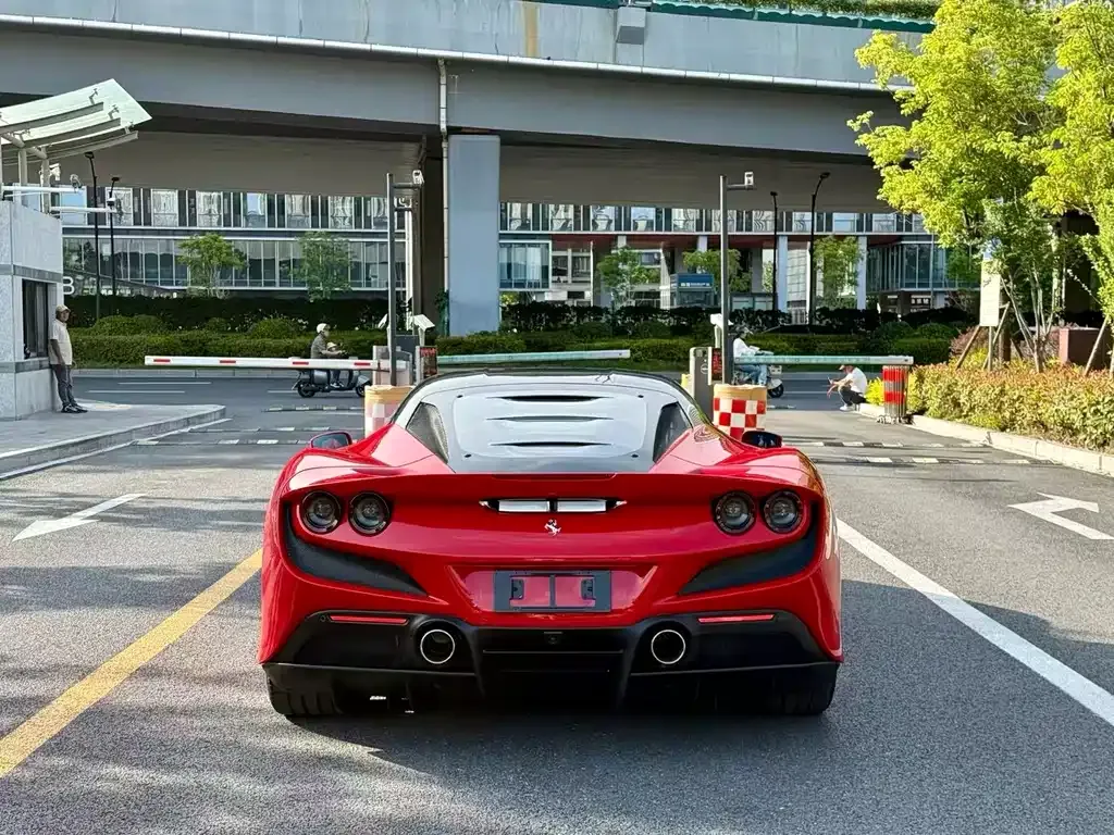 Ferrari F8 — фото 3