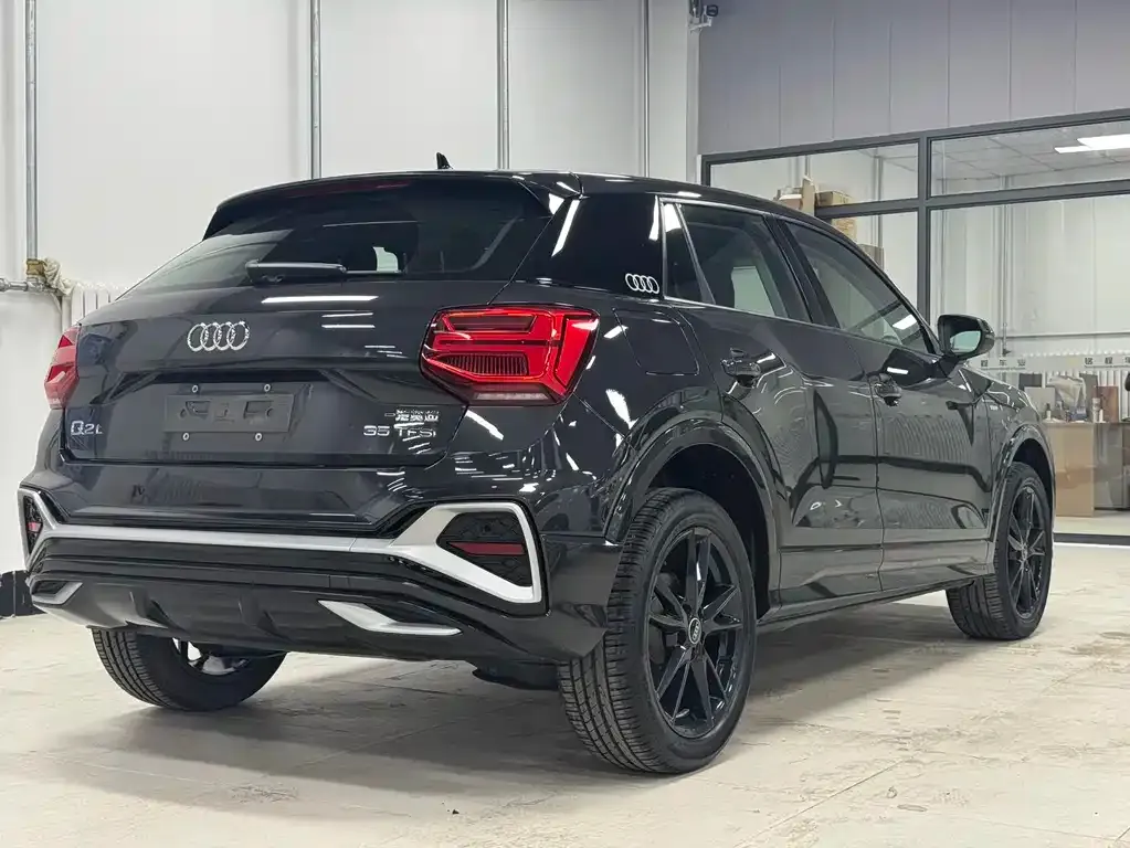 Audi Q2L 2023 из CN, фото 4