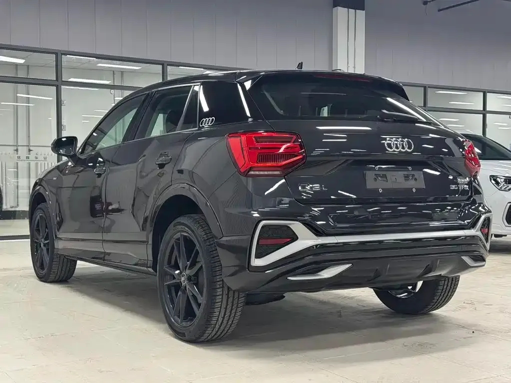 Audi Q2L 2023 из CN, фото 7