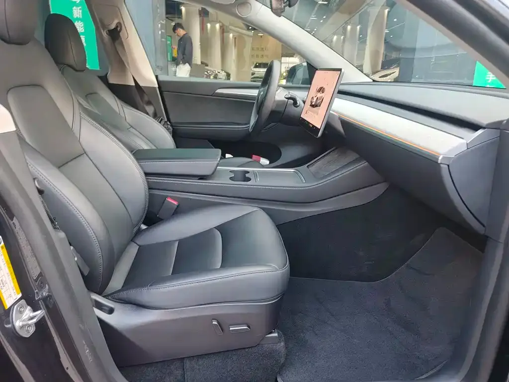 Tesla Model Y 2024 из CN, фото 5