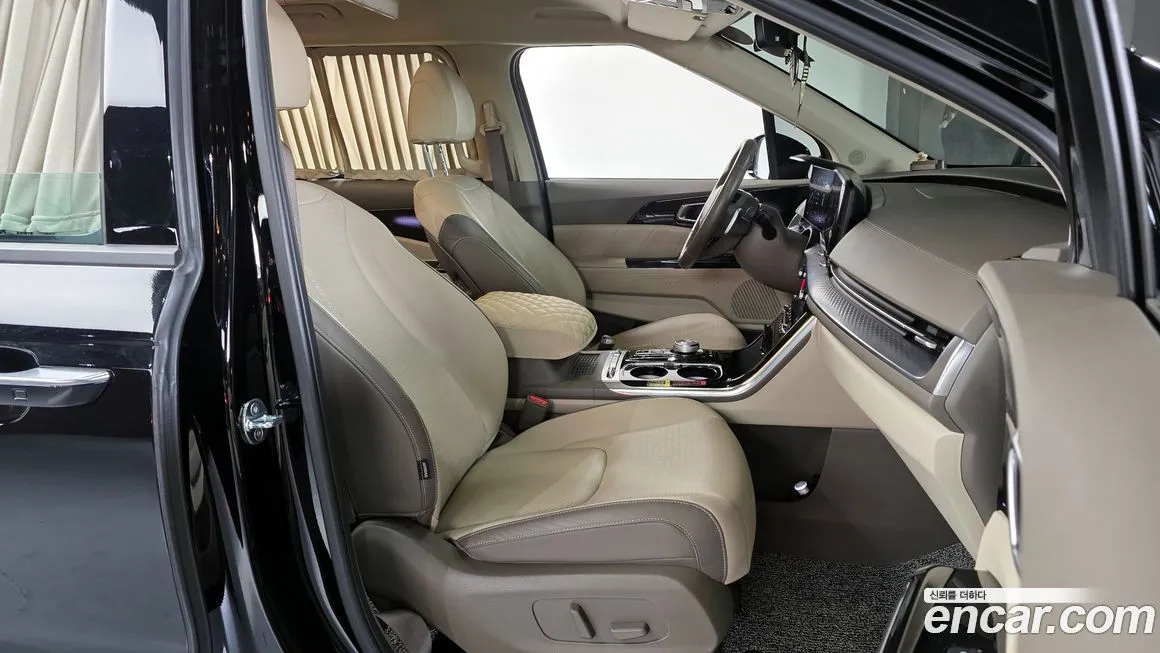 Kia Carnival — фото 10