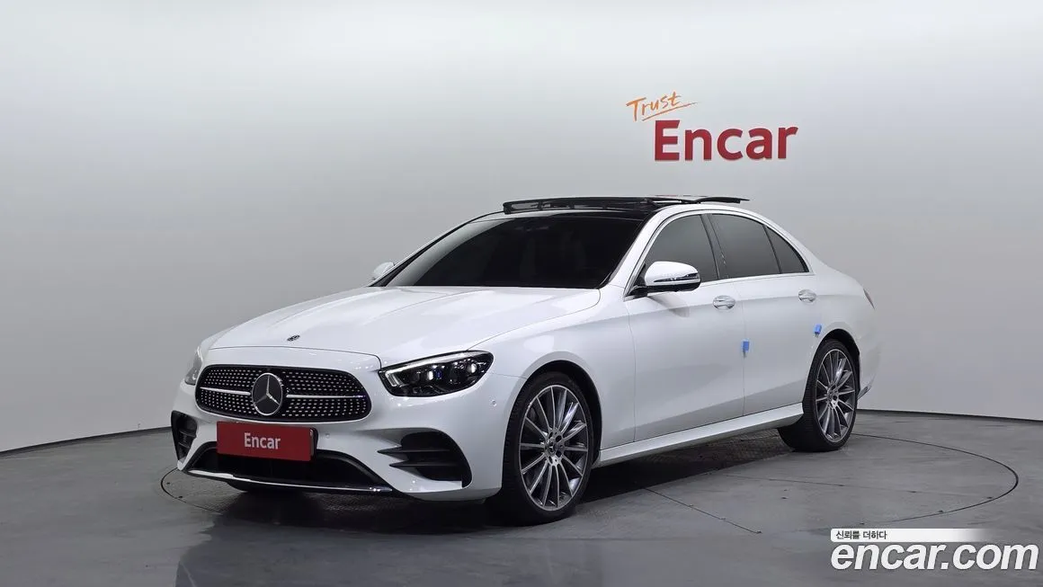Mercedes-Benz E-Class — фото 1