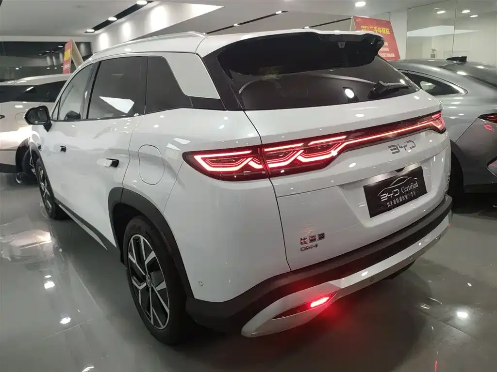 BYD L DM-i — фото 9