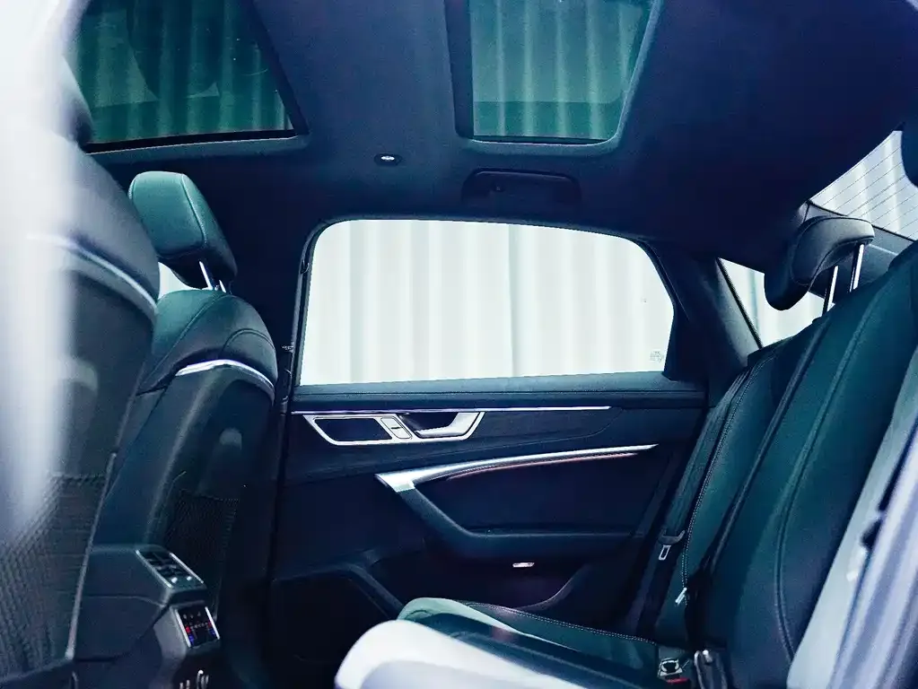 Audi A6L 2023 из CN, фото 7