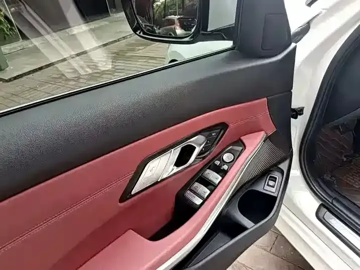 BMW 3 Series 2022 из CN, фото 3