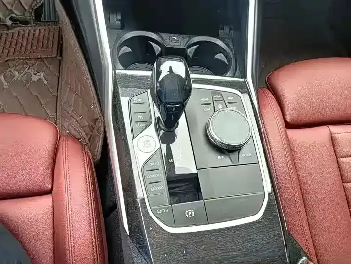 BMW 3 Series 2022 из CN, фото 2