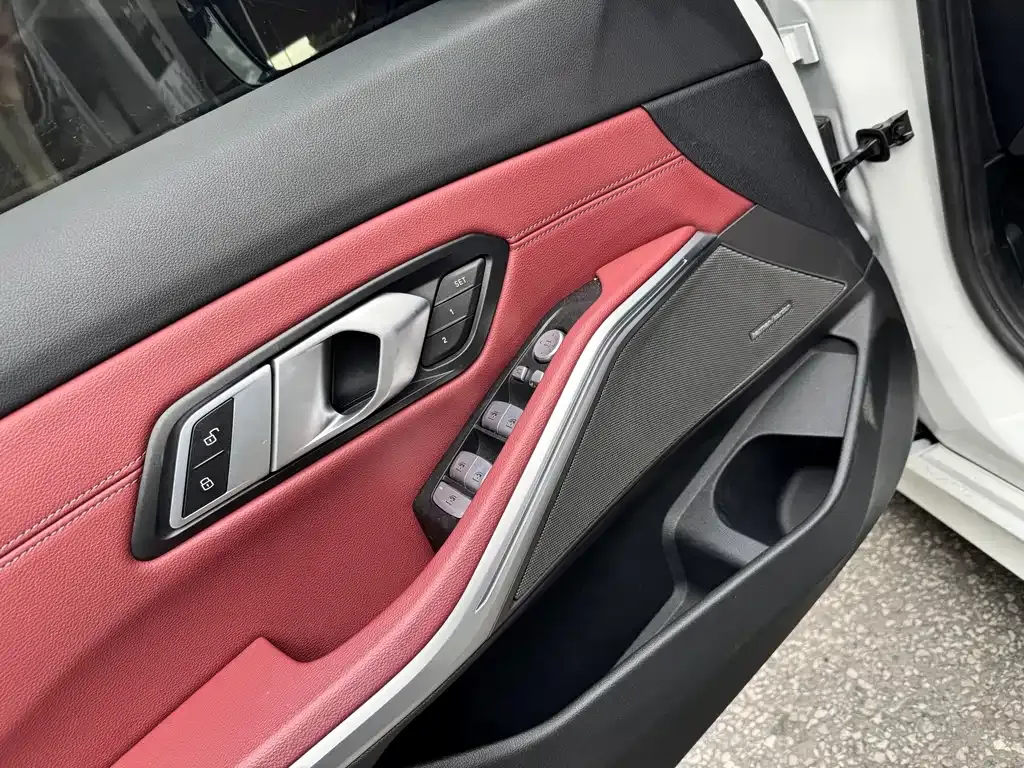 BMW 3 Series 2024 из CN, фото 8