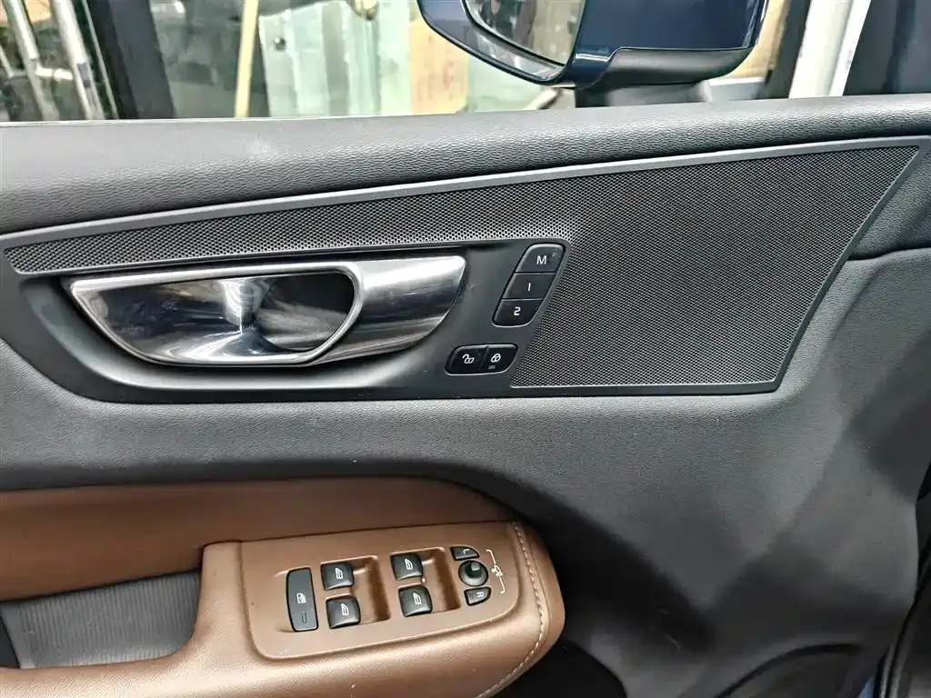 Volvo XC60 2022 из CN, фото 8