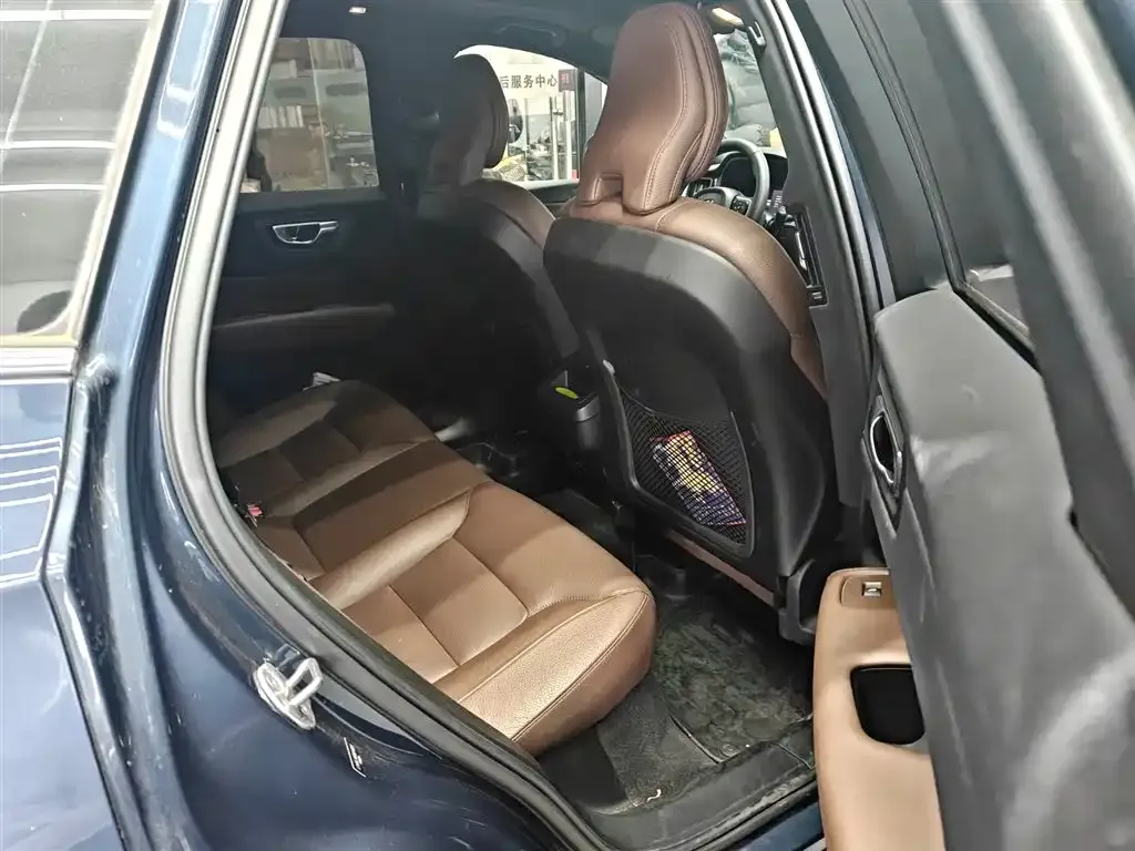 Volvo XC60 2022 из CN, фото 7
