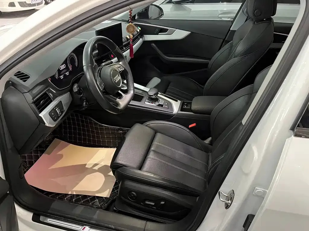 Audi A4L 2022 из CN, фото 6