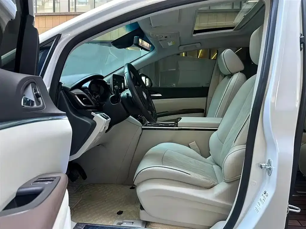 Buick GL8 2022 из CN, фото 9