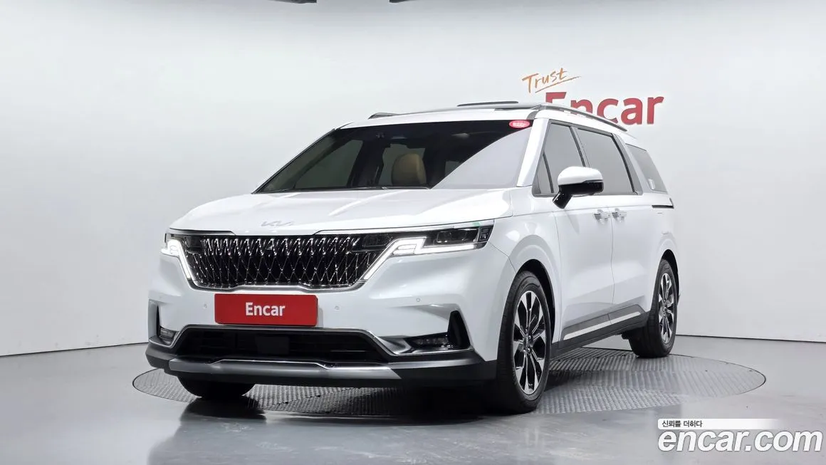 Kia Carnival — фото 1