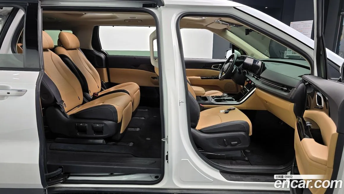 Kia Carnival — фото 10