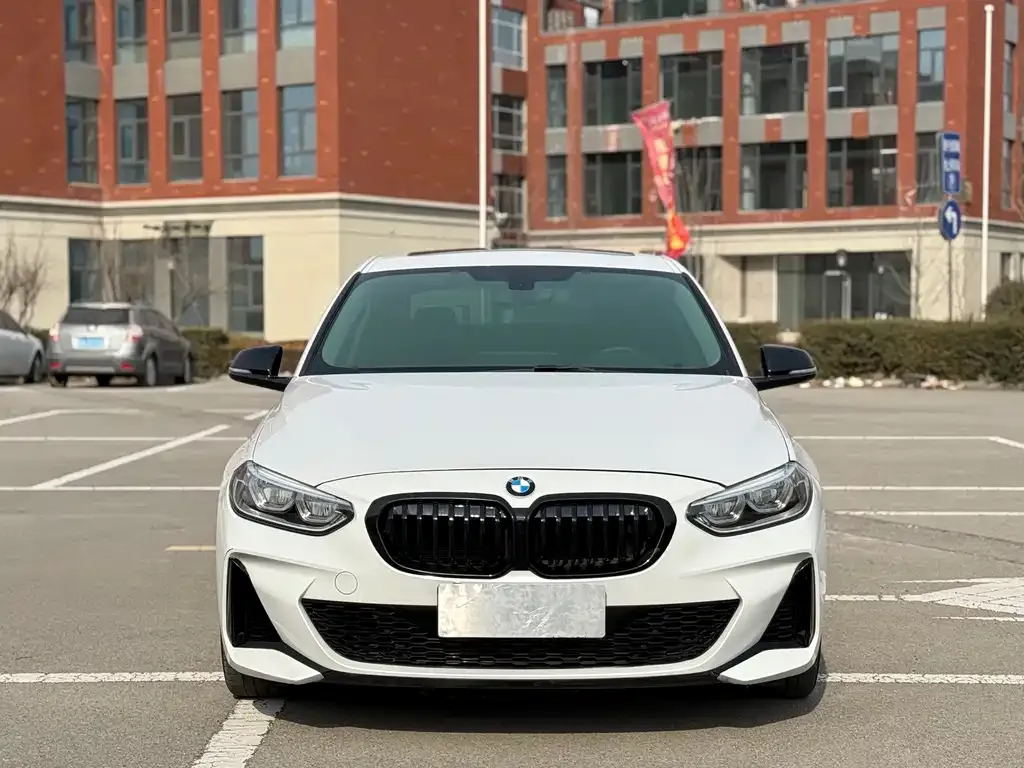 BMW 1 Series 2023 из CN, фото 9