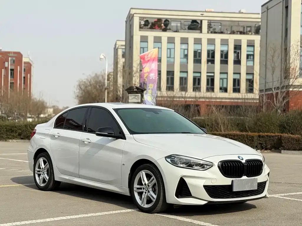 BMW 1 Series 2023 из CN, фото 8