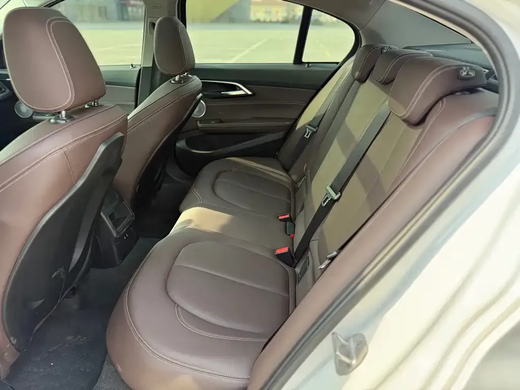 BMW 1 Series 2023 из CN, фото 6