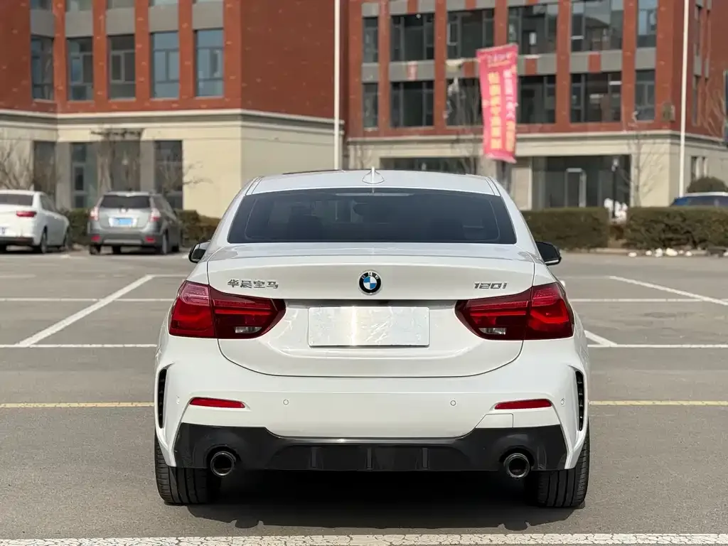 BMW 1 Series 2023 из CN, фото 4